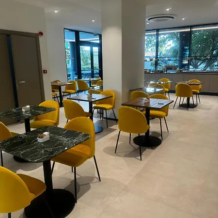 Acca Sporting Milano - Aa 4* 娥佩兰